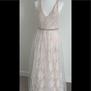Lulus off white formal dress! Prom/bridal